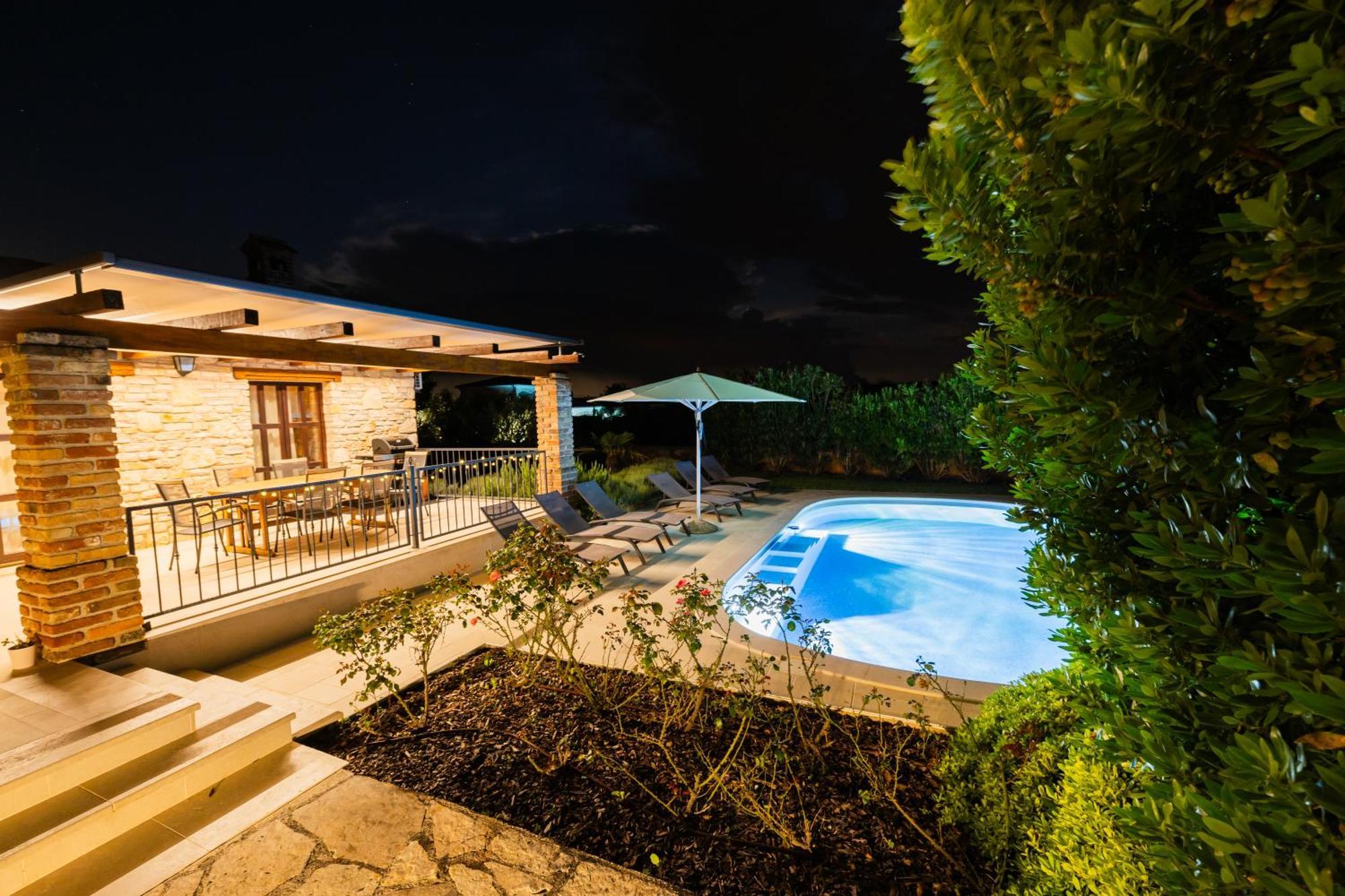 Wunderschöne Villa Jurinea mit privaten Pool Barat  Exterior foto